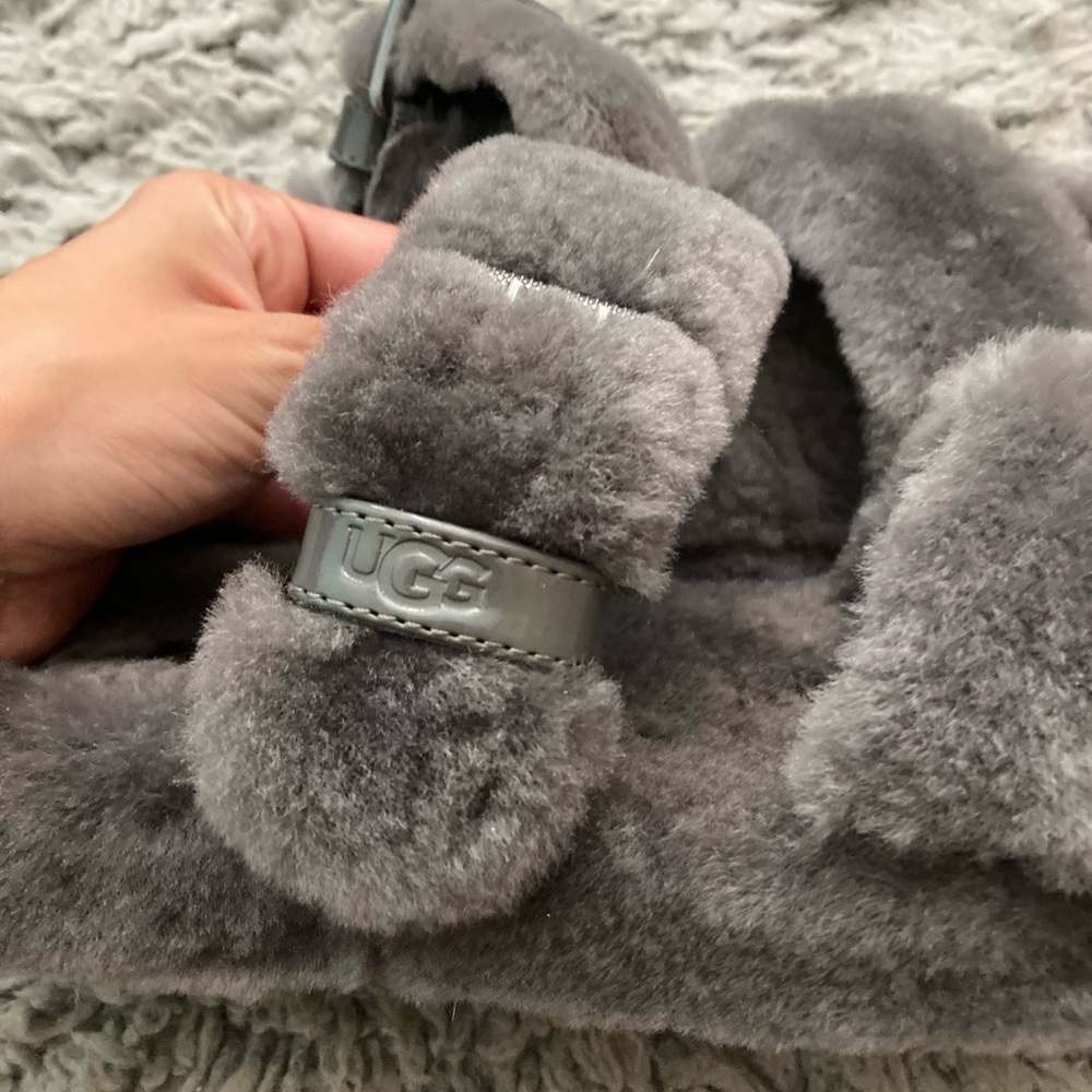 UGG Slipper Slides - Picture 3 of 7